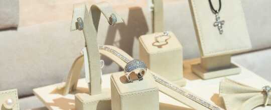 Jewelries In Jewelry Fashion Store Window Display